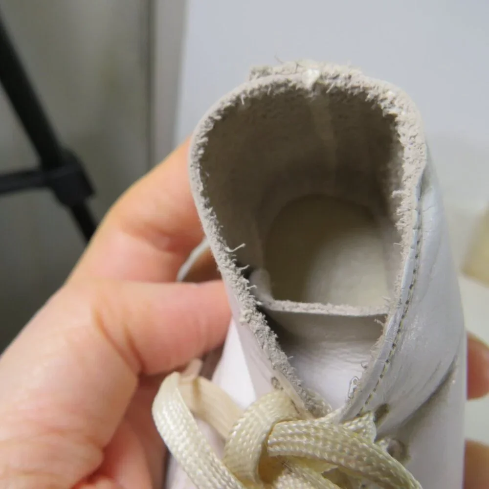 Baby Vintage White Leather Baby Shoes Scott's Shoes size 13W with original box